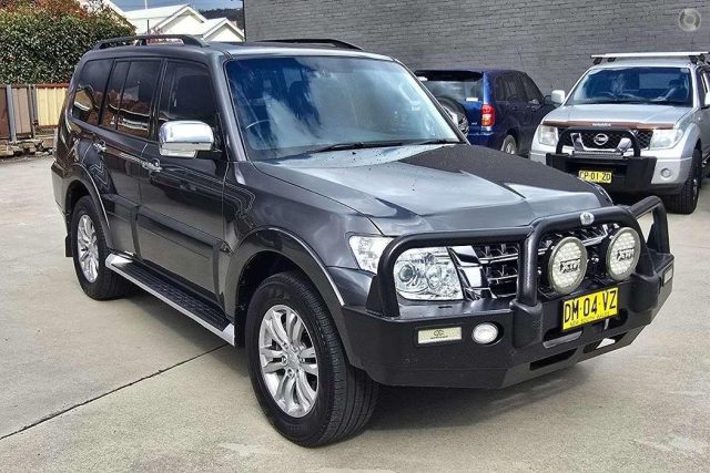 2017 MITSUBISHI PAJERO - Image 5