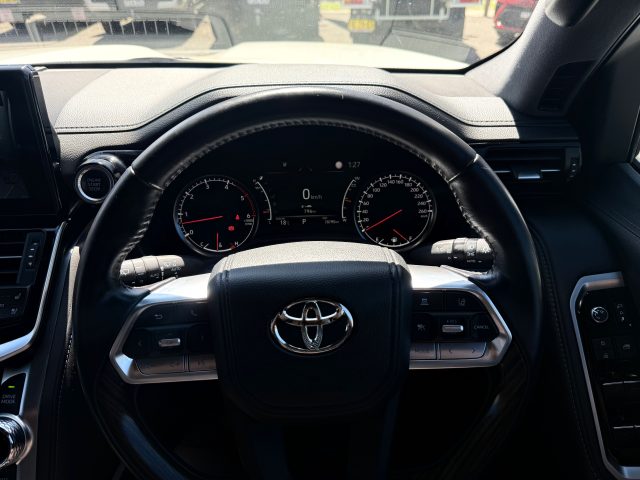 2022 Toyota LandCruiser - Image 11