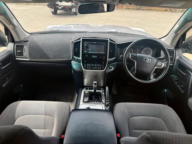 2016 Toyota LandCruiser - Image 2