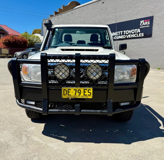 2022 Toyota LandCruiser Military - Image 8