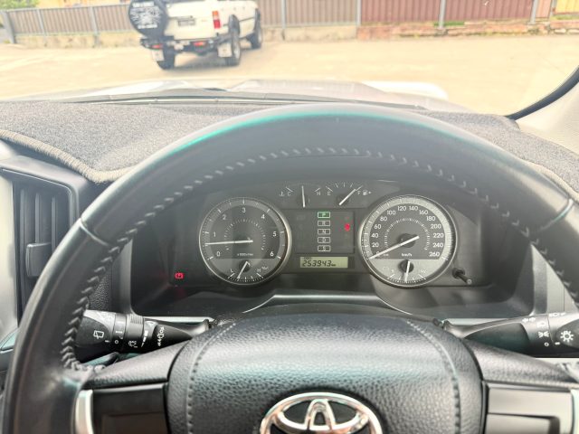 2016 Toyota LandCruiser - Image 28