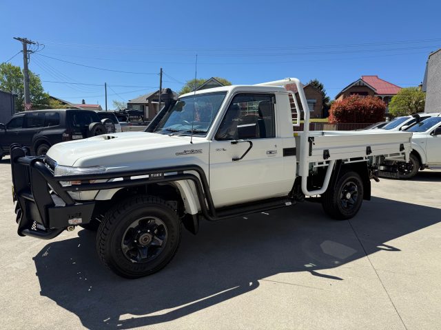 2022 Toyota LandCruiser Military - Image 24