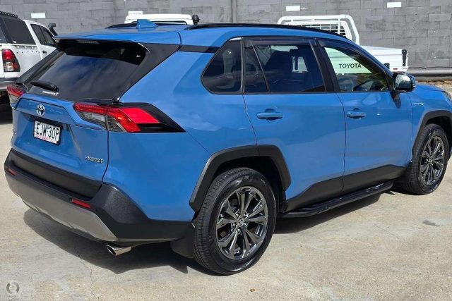 2023 Toyota Rav4 Hybrid - Image 13