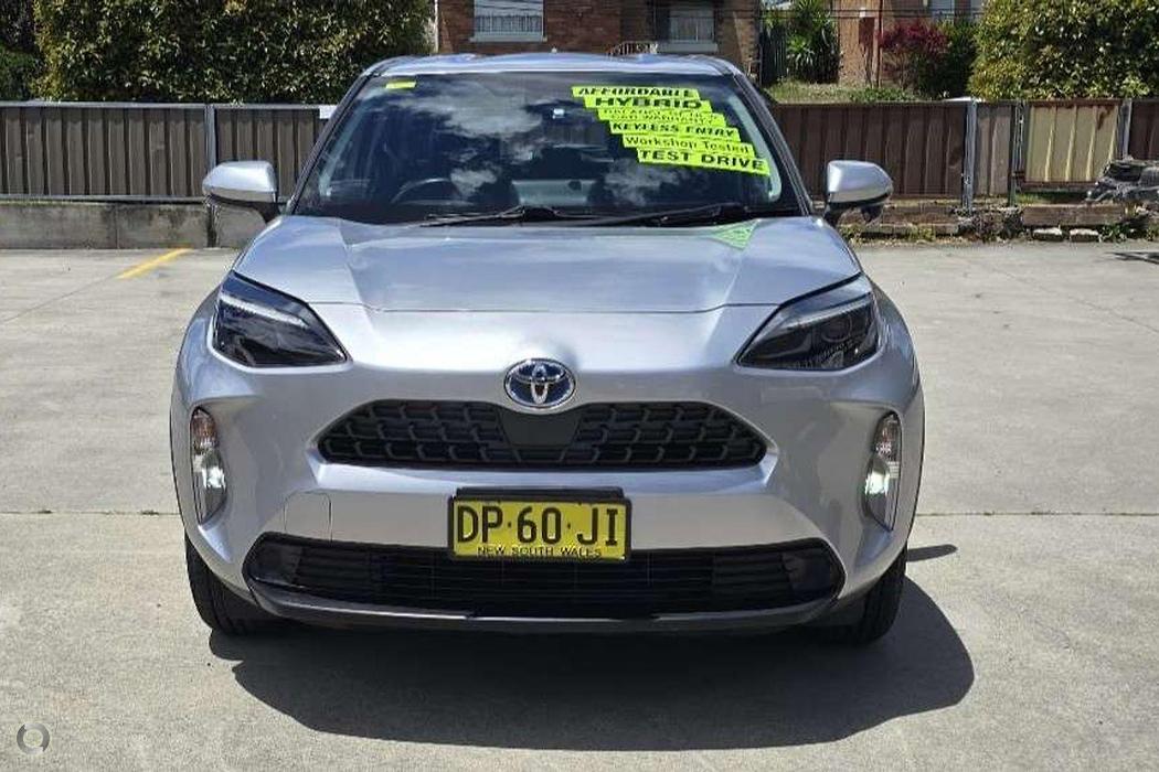 2022 Toyota Yaris Cross Hybrid - Image 11