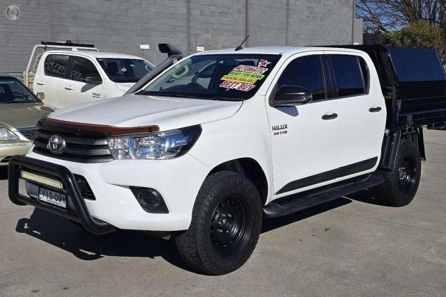 2018 Toyota Hilux - Image 12