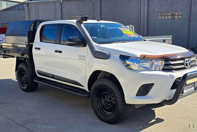 2018 Toyota Hilux - Image 13
