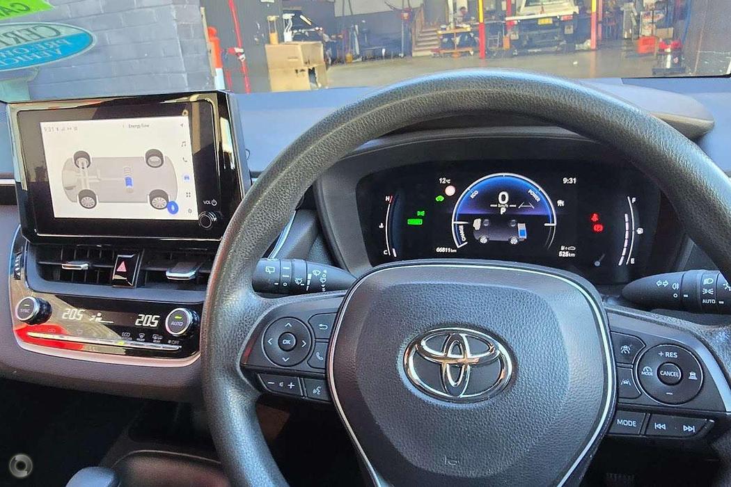 2023 Toyota Corolla - Image 16
