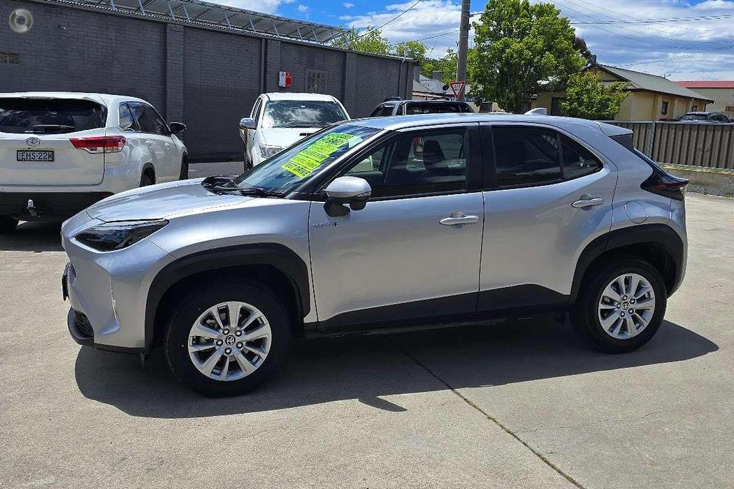 2022 Toyota Yaris Cross Hybrid - Image 13