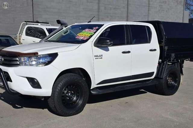 2018 Toyota Hilux - Image 14