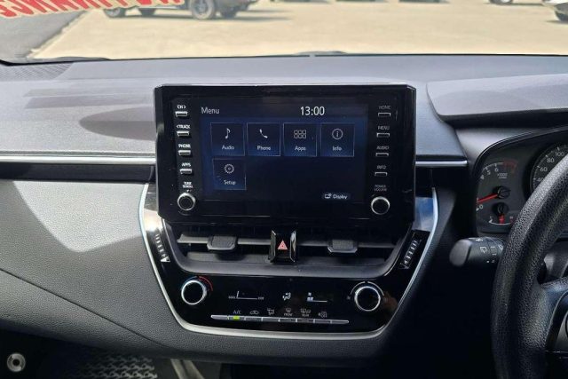 2021 Toyota Corolla - Image 16