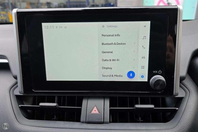2023 Toyota Rav4 Hybrid - Image 17