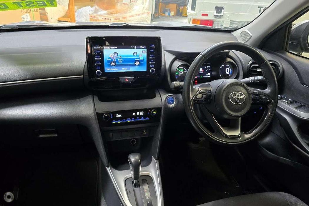 2022 Toyota Yaris Cross Hybrid - Image 15