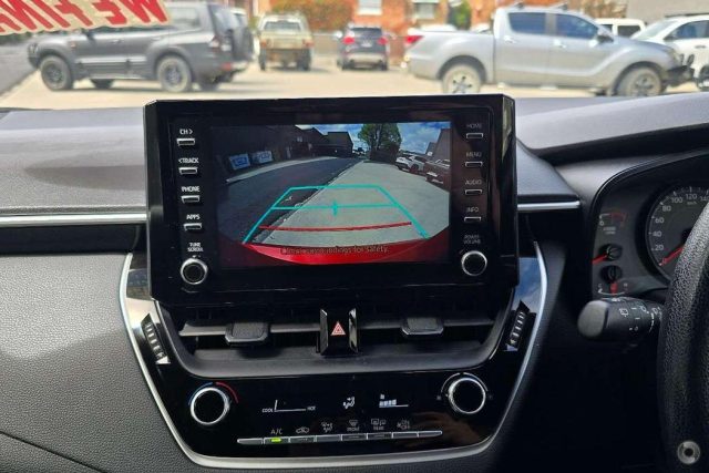 2021 Toyota Corolla - Image 18