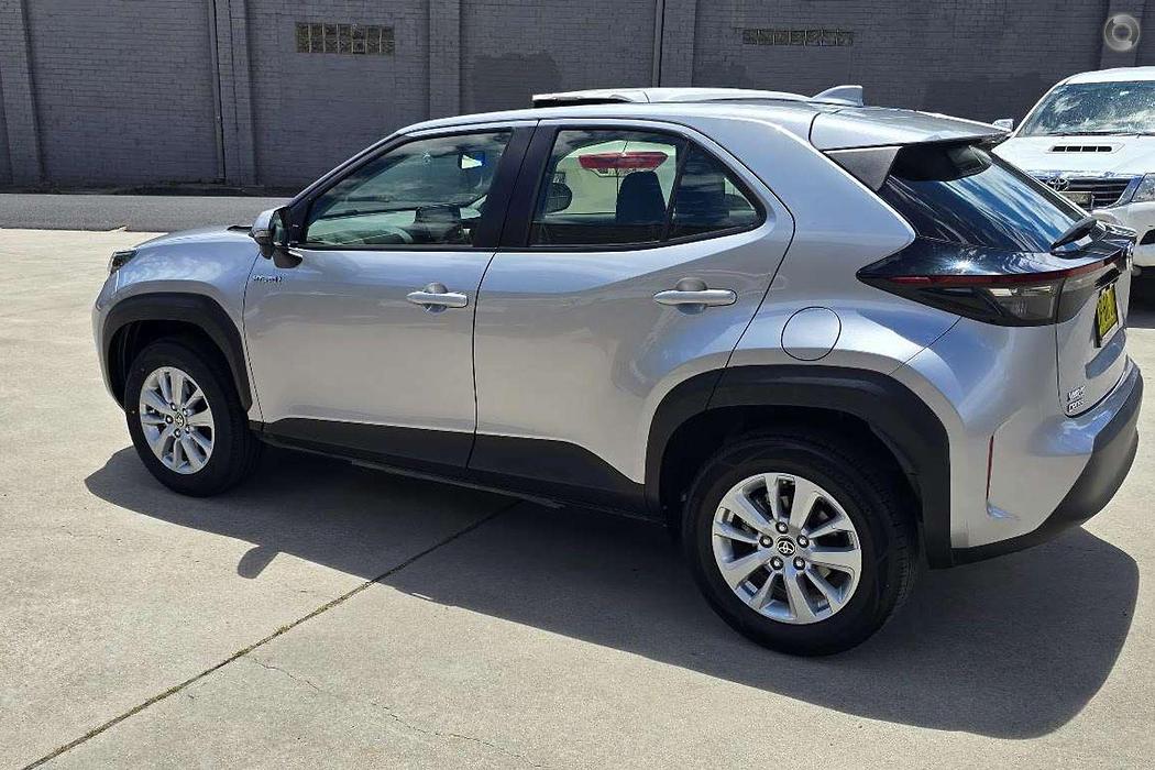 2022 Toyota Yaris Cross Hybrid - Image 17