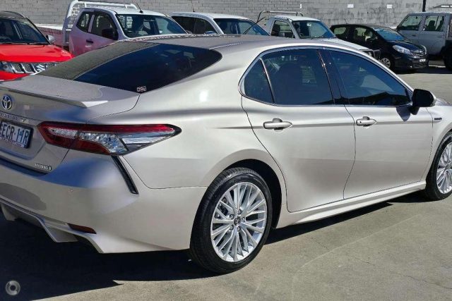 2019 Toyota Camry Hybrid - Image 22