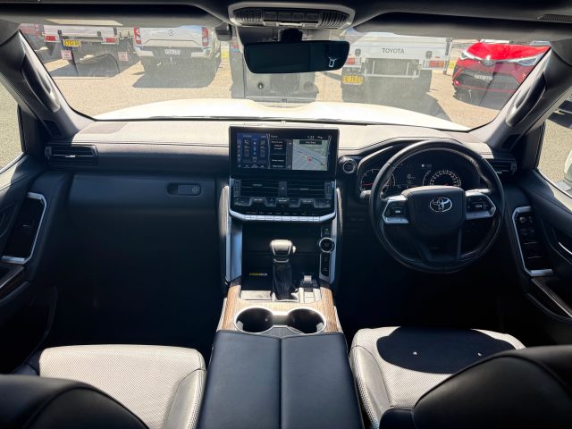 2022 Toyota LandCruiser - Image 15