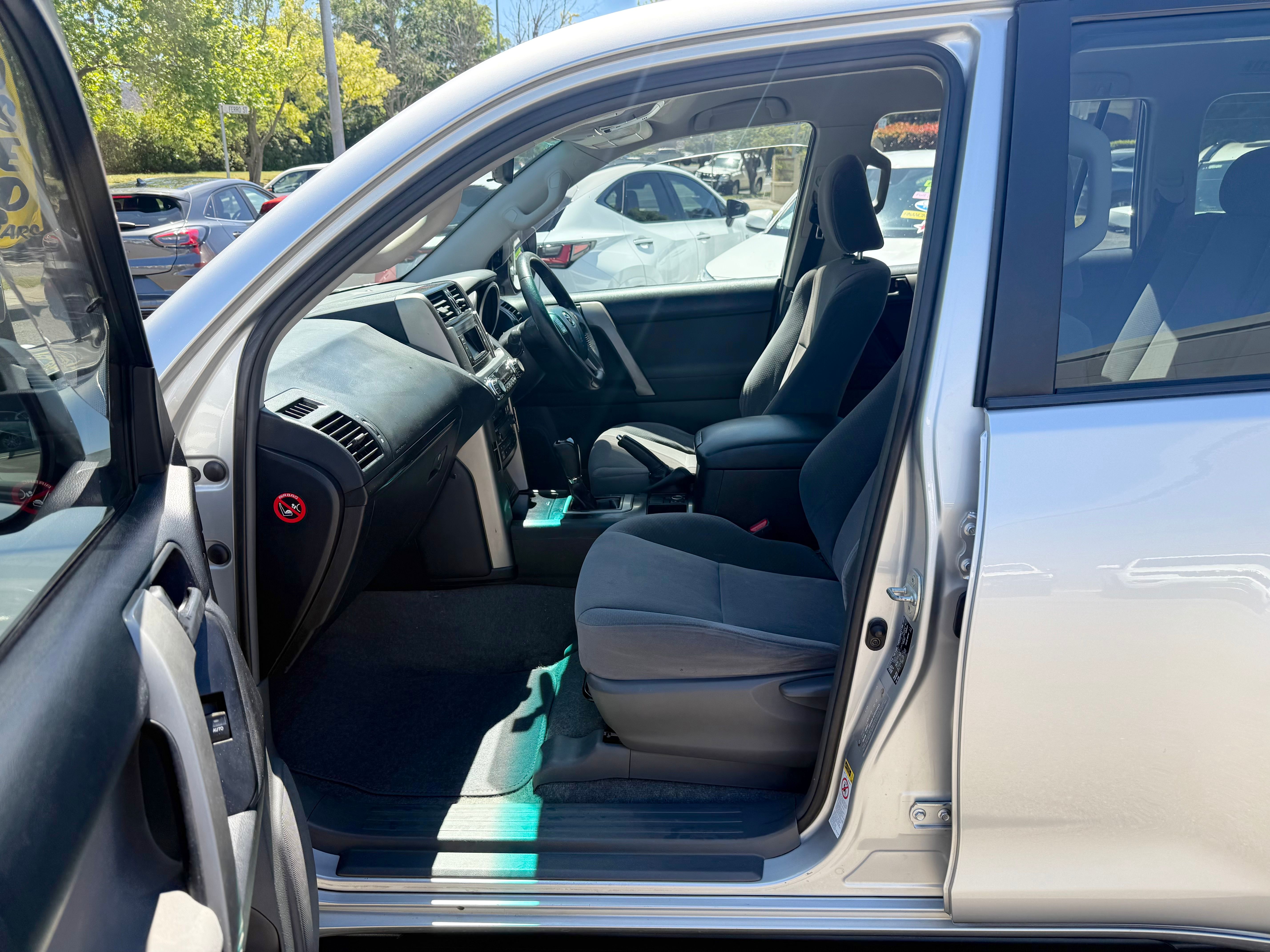 2009 Toyota Prado - Image 11