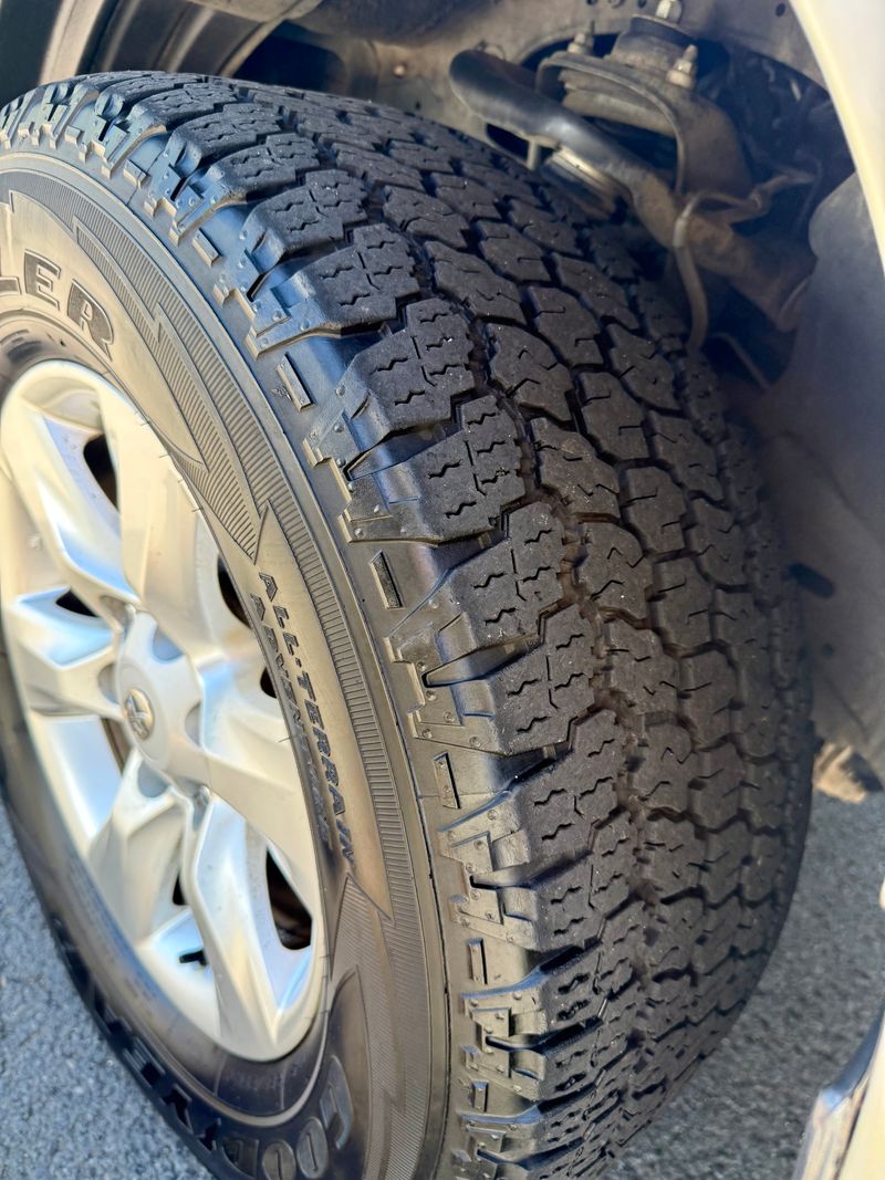 2009 Toyota Prado - Image 15