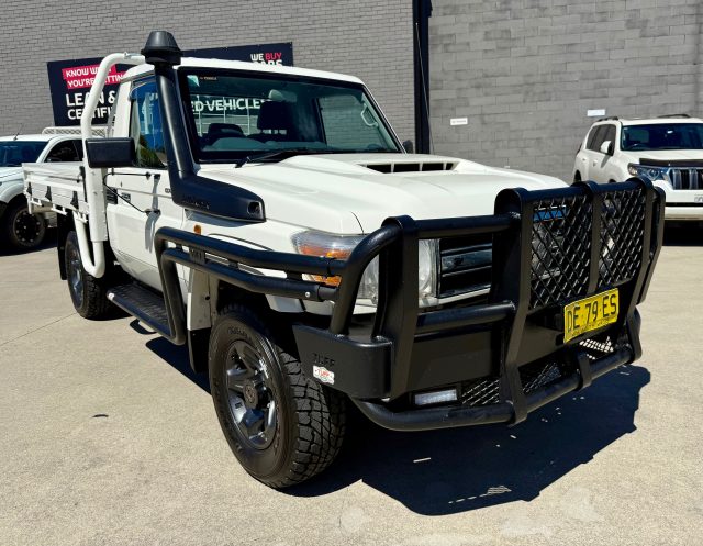2022 Toyota LandCruiser Military - Image 2