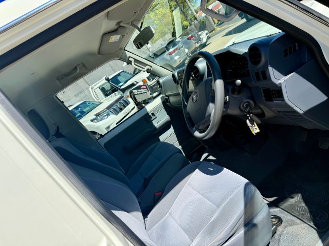 2022 Toyota LandCruiser Military - Image 14