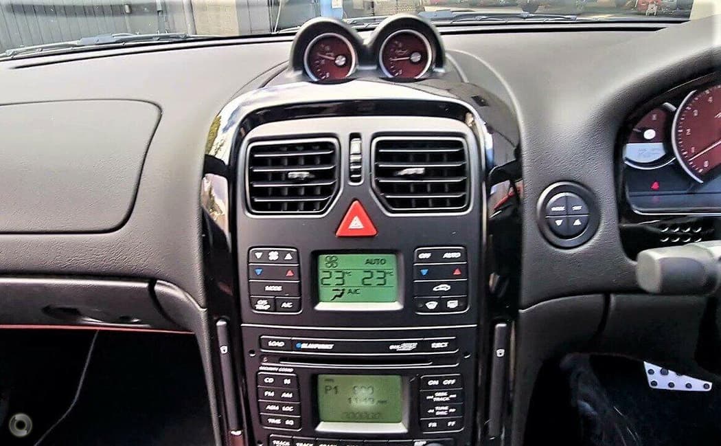 2004 Holden MONARO - Image 15