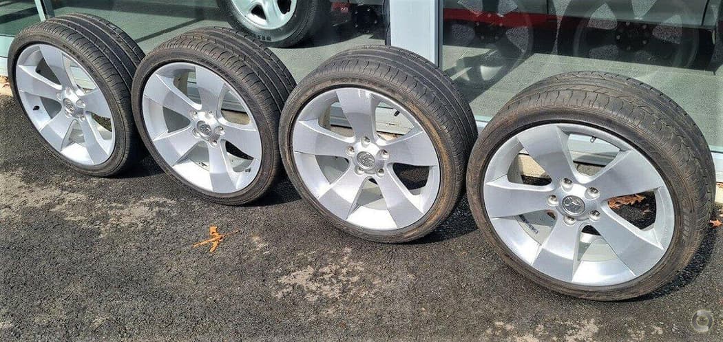 2004 Holden MONARO - Image 21